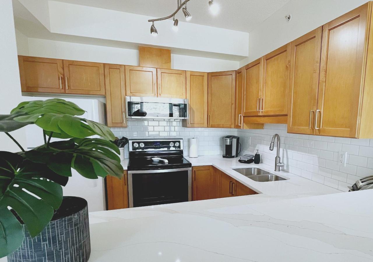 Апартаменты Downtown Waterfront Kelowna Oasis Newly Renovated 2Bed 2Bath Экстерьер фото
